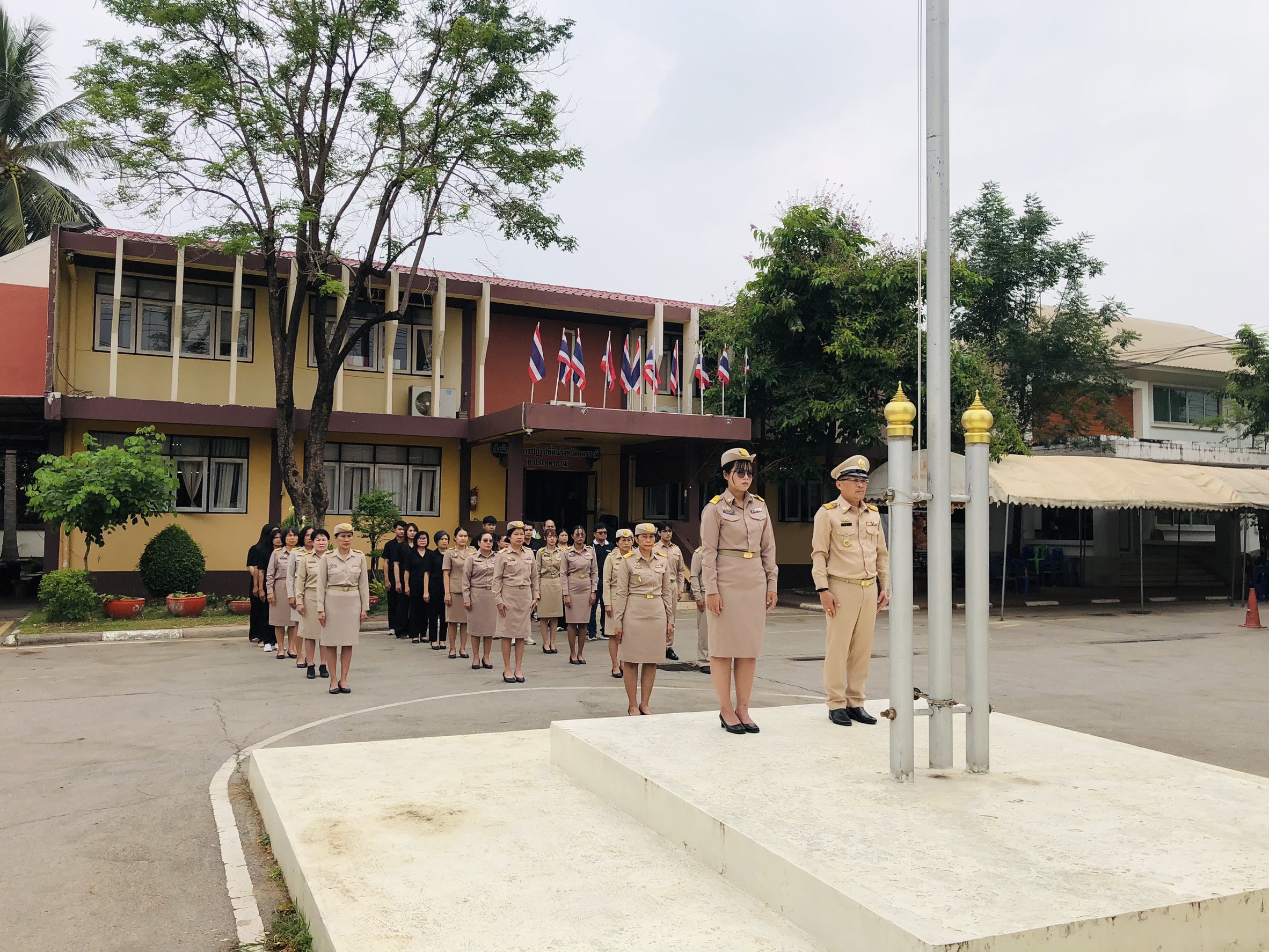 title - ส.ป.ก. อุดรธานี จัดกิจกรรมสร้างเสริมคุณธรรม นำข้าราชการสวดมนต์และร้องเพลงจำขึ้นใจ น้อมรำลึกหน้าที่ข้าราชการที่ดี